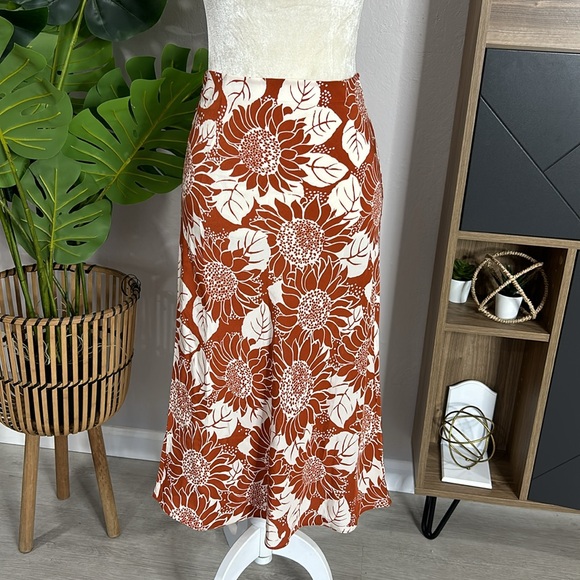 Madewell silk midi slip skirt in sunflower season - Picture 3 of 10